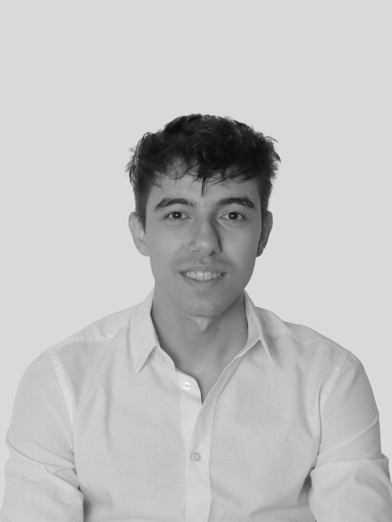 20 ALBERTO MONDELO Intern