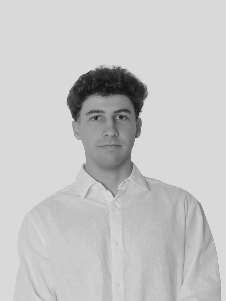 21 ALVARO ECHARTRE Intern