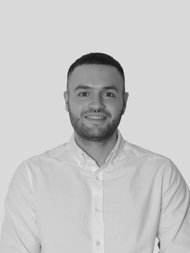 22 MARC PEREZ Intern